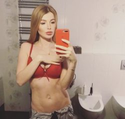 Миниатюрная девушка хочет встретиться с парнем в Тольятти для секса! Миниатюрная девушка хочет встретиться с парнем в Тольятти для секса!